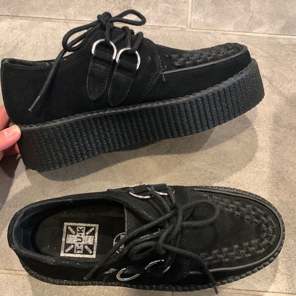T.U.K Suede Viva Mondo Creepers